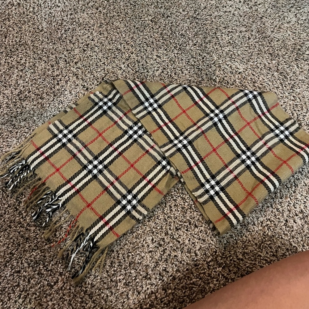 Cute Lightweight Plaid Scarf